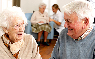 Nowa forma pomocy osobom starszym. Czym są usługi sąsiedzkie?